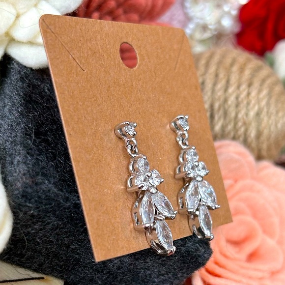 NWT Silver Diamond Drop Earrings - Picture 5 of 5